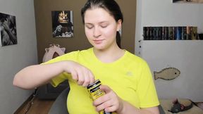 fat fetsh - eating pasta and drinking soda