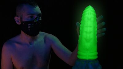 Social Distancing and Aliens  (Clayton dildo - Bad Dragon)