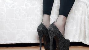 ”Lady Lulu dangling show in fully fashioned nylons!”