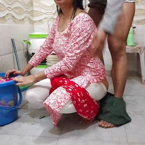 Bhabhi Fucked While Washing Clothes in the Bathroom Risky Outdoor