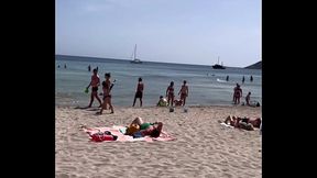 Ibiza Mai 2022 Me changeant sans aucune pudeur &agrave_ la plage