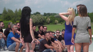 Rocco Siffredi y Lucky Lutro les dan una penetración anal profunda a las voluptuosas Kelly Stafford, Malena Nazionale y Megan Inky.