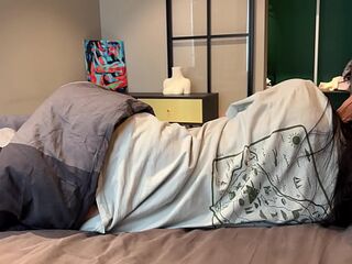 One Room, Likewise Many Secrets! Stepmom shares daybed with stepson