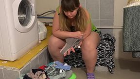 Dirty old lady goes hardcore doggy in a laundromat, PAWG exposed