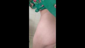 nice little quickie with a bit of pis on my ass!