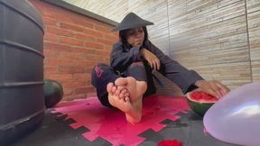 Explodindo a melancia com os pÃ©s