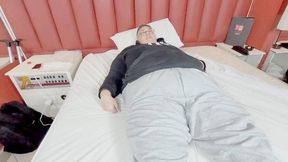 CLEANING AND FARTING IN THE HOTEL ROOM AND CLEANING THE FLOOR WITH WET FARTS - BY ANNY HOUSE - CLIP 1 IN FULL HD