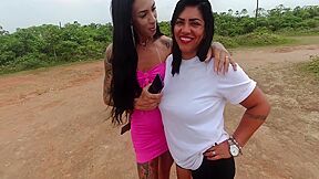 Aventura Trans Ao Ar Livre! Bonequinha Do Bananas Brazil Transa No Mato E Fode Casal Na Praia 12 Min