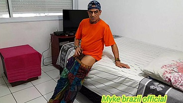 Diarista vai trabalhar e transa gostoso com o patrão ela adora sexo anal