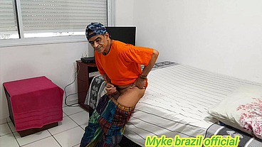 Diarista vai trabalhar e transa gostoso com o patrão ela adora sexo anal