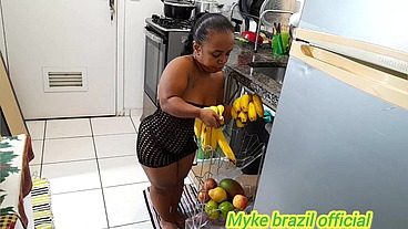 Diarista vai trabalhar e transa gostoso com o patrão ela adora sexo anal