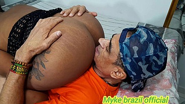 Diarista vai trabalhar e transa gostoso com o patrão ela adora sexo anal