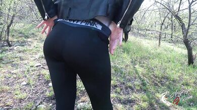 Passer offered to suck cock in the park with creampie