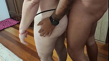 Dei a buceta e o cuzinho pulando em cima