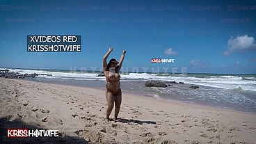Fui para praia usando meu biquini string e com plug no cuzinho, encontrei com Realizador Baiano e me exibir muito