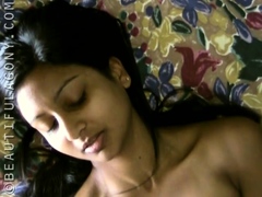 Amateur indian cutie solo masturbation show