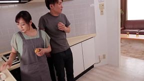 If I find out that I'm a virgin, my step daughter might hate me.Even though I had a girlfriend for the first time, Noboru gives in to the temptation of Yuu, Kanna's step mother. First kiss and first blowjob that I've never done with Kanna... Even vagina