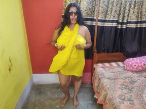 Sexy Bengali Bhabi fucking with Cucumber in her bedroom in yellow dress