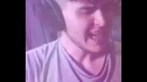 argentino cachondo se viene con una amiga en el rio