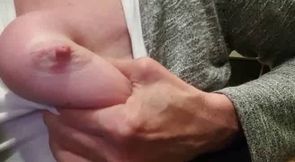 Titten hart rannehmen