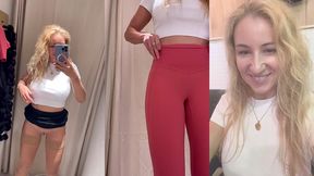 vous partageant l intimite d une femme dans les cabines d essayage