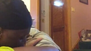 Muie, negru, fără șa, pulă mare neagră – curve gay amatori cu pulă uriașă care se fute în cur