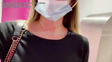 STRANGER CHALLENGE - I ask a stranger to fuck me in the toilets of the Paris airport