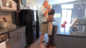 The Apron Affair- Sexy MILF Gets Her Pussy Tasting Like Cheesecake