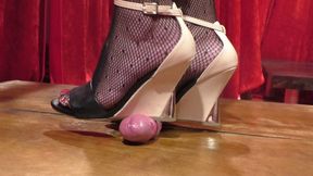 Hard wedge cock crushing Close Angle