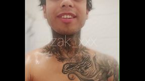 Me la jalo en la ducha