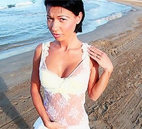 Max Cortes Madmoiselle Justine in Masseuse Fucked On The Beach - Leche69