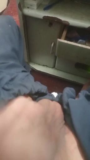 Women looking for a guy who wants to have sex in privacy can contact me.