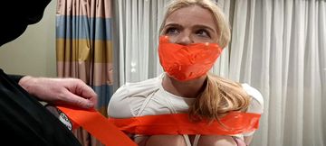 Lottie loses the rugby bet