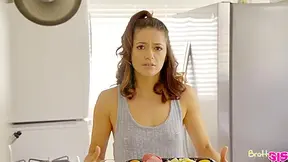 Izzy Bell In Unexpected Penetration And Creampie Inside My Stepsister