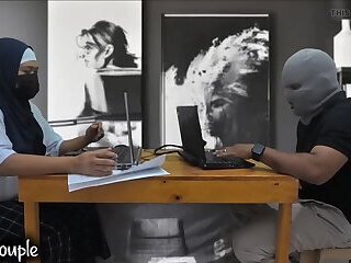 Blowjob panas di tempat kerja dari rekan kerja. rekan. Blowjob di kantor saat bekerja