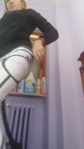 It so Sexy Vacuumin!