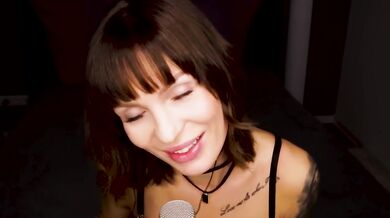 ASMR Eargasm - very intensive Mouth sounds Tingle Trigger to Relax -german/