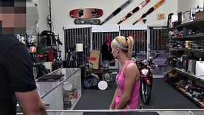 Pawnshop 21yo customer sucks dick in meeting room