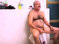 Str8 spy pakistani daddy in public bath