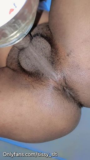 Unusual cock pissing then lock it as it&#039;s useless