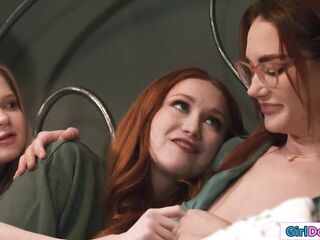 Stepmom Siri Dahl has her stepdaughter Scarlet Skies and her bffs Coco Lovelock and Vanessa Sky joining her in her couch.The teens are lusting for cunt