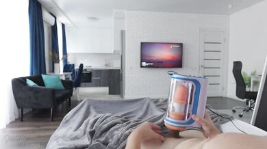 Slutty Stepmom caught her Stepson masturbating with Autoblow