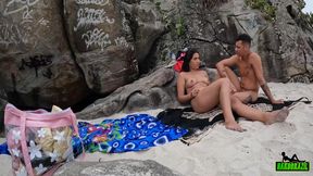 Ma Santos - Uma Galera Bem Descontraida Na Praia Naturista De Abrico No Rio De Janeiro 25 Min
