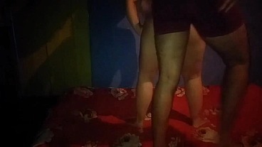 Madura y joven de de 18 años teniendo sexo rico todo el dia