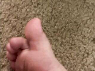 T gal licks her own smelly feet, cums on 'em, & licks the cum off