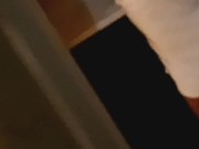 Un inconnu qui m'enregistre en train de me préparer pour la douche 💦