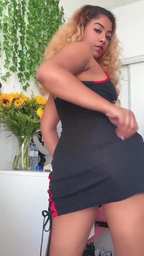 Homemade Caribbean cutie shows off her thick ass