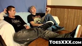 ToesXXX.com - Muscular studs' gentle toe touch with wild masturbation