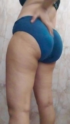 Desi hot babe preparing herself to go to hotel room and fuck hard