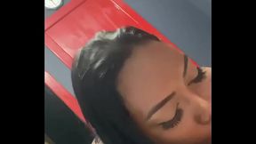 MORENA SAFADA PAGANDO UM BOQUETE BEM BABADO